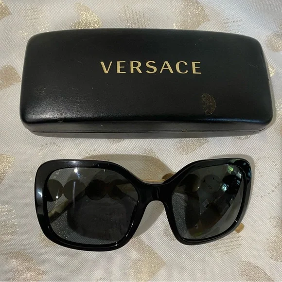 Versace | Accessories | Versace Elegant Black Sunglasses  display picture 3